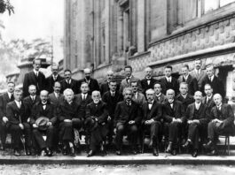 Einstein-and-physicists-photography-beginning-century
