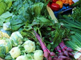 Vegetables-on-the-table-carrots-and-spinach