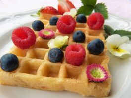 waffle-cranberries-flower-on-a-plate